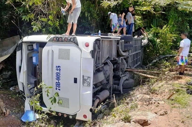 Lat xe trong vuon quoc gia Phong Nha - Ke Bang, it nhat 8 nguoi tu vong - Hinh anh 2