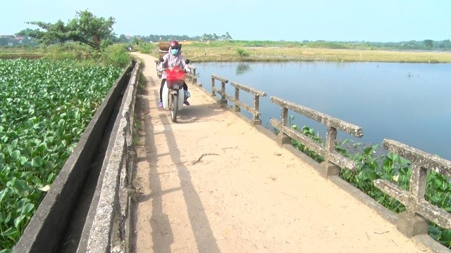 Huyen Ba Vi: Cau Con xuong cap nghiem trong - Hinh anh 1