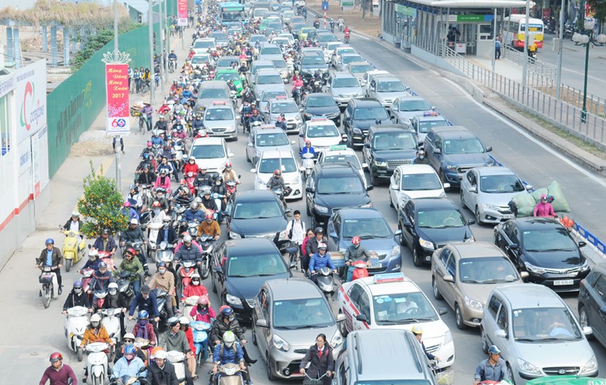 Vi sao cac truong dai hoc, cao dang van o noi do? - Hinh anh 1