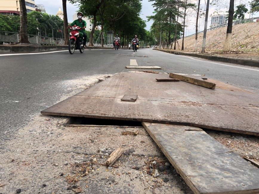 Ha Noi: Ho ga mat nap 