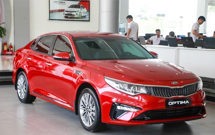 Gia xe o to hom nay 15/9: Kia Optima giam 50 trieu dong - Hinh anh 1