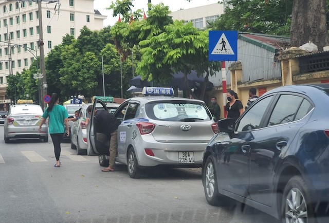 Ha Noi: Van hoi trat tu tai cong Benh vien 108 - Hinh anh 5