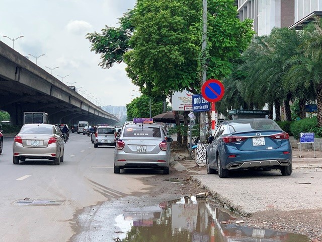 O to dung do duoi bien cam tren duong Nguyen Xien - Hinh anh 1