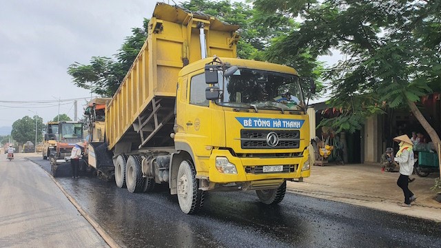 Du an duong Tan Linh - Yen Bai: Cham mot tay vao vach dich - Hinh anh 1