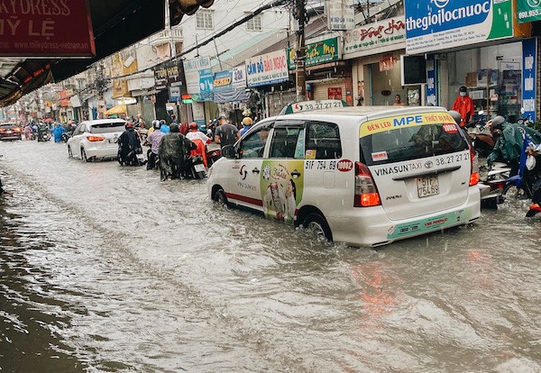 TP Ho Chi Minh: Thu Duc ngap nang sau mua lon - Hinh anh 2