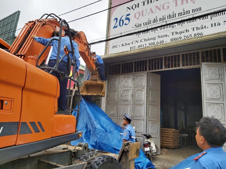 Ha Noi: Lap lai ky cuong trat tu, an toan giao thong tai Thach That - Hinh anh 2