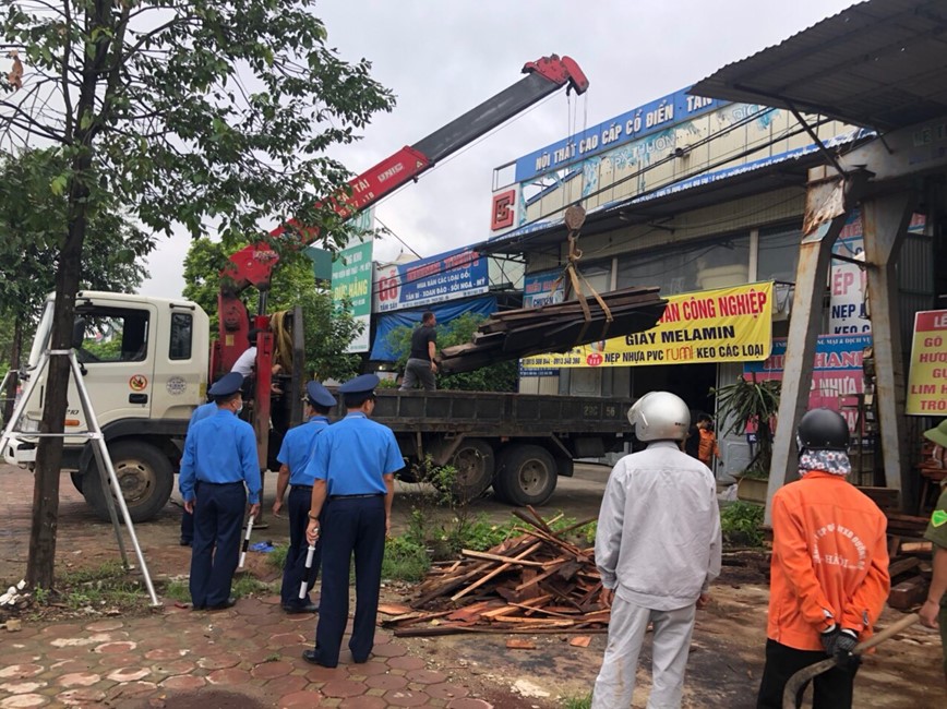 Ha Noi: Lap lai ky cuong trat tu, an toan giao thong tai Thach That - Hinh anh 3