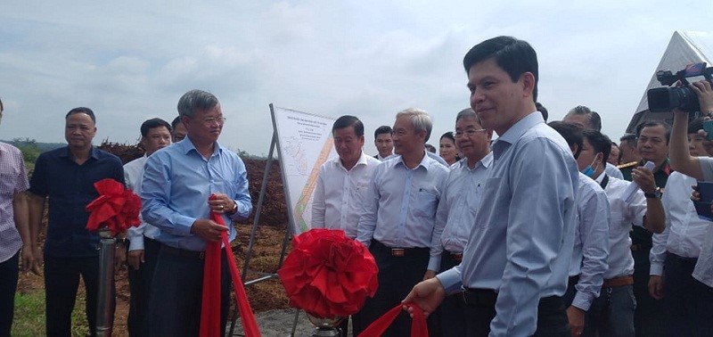 Dong Nai ban giao 1.800ha dat thi cong san bay quoc te Long Thanh giai doan I - Hinh anh 2