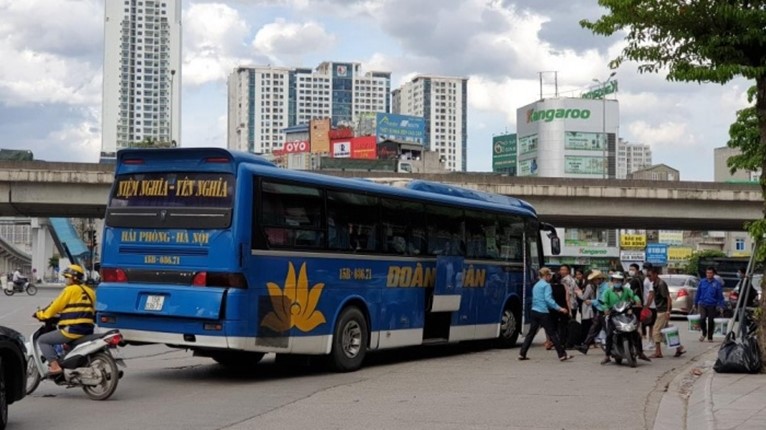 Chan chinh viec don tra khach khong dung quy dinh o Ha Noi - Hinh anh 1