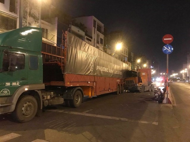 Xe container tong xe dau keo tai nga tu - Hinh anh 1