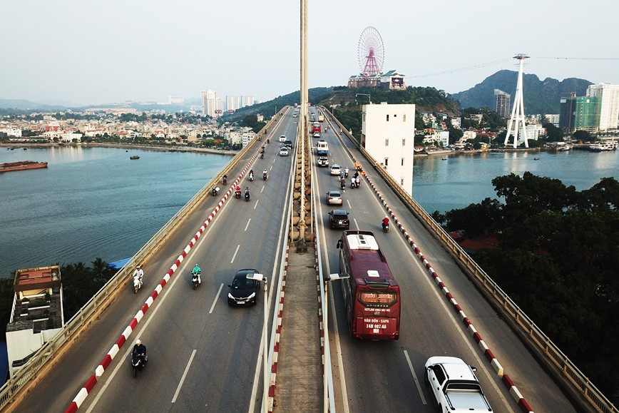 Tach Luat Giao thong duong bo: Dung de chong cheo, lang phi - Hinh anh 1