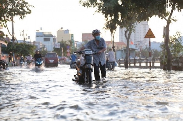 TP Ho Chi Minh: Nguoi dan vat va vi trieu cuong dat dinh hon 1,7m - Hinh anh 6