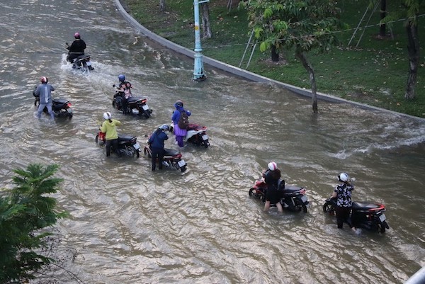 TP Ho Chi Minh: Trieu cuong dat dinh, nguoi dan 