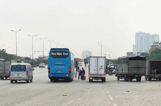 Un tac giao thong tren cau Thanh Tri: Can som co giai phap khac phuc - Hinh anh 1