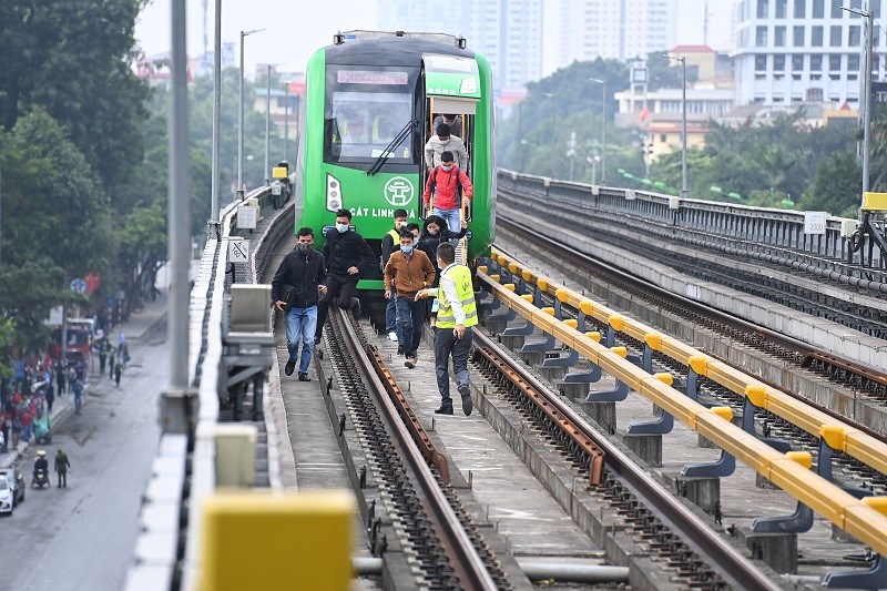 Dien tap cuu nan, cuu ho tren tuyen duong sat Cat Linh - Ha Dong - Hinh anh 3