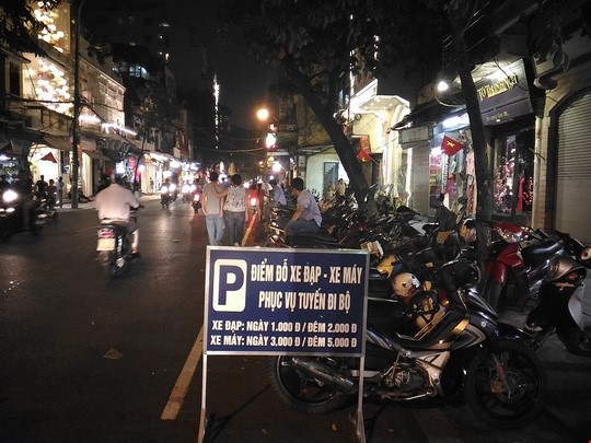 Ha Noi bo sung 35 diem trong giu xe khi mo rong khong gian pho di bo - Hinh anh 1