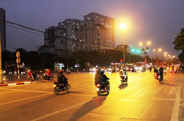 Nguoi dan un un do ve Ha Noi sau ky nghi Tet Duong lich - Hinh anh 11