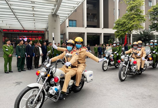 Ha Dong: Dam bao an toan giao thong, dau tranh voi cac hanh vi vi pham phap luat - Hinh anh 3