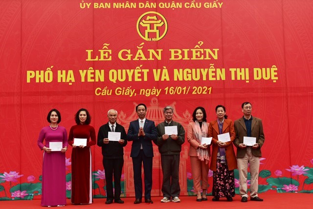 Quan Cau Giay gan bien dat ten 2 tuyen pho moi - Hinh anh 1