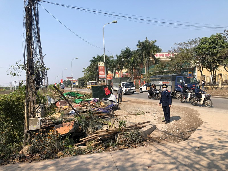 Huyen Ba Vi ra quan trien khai dot cao diem dam bao trat tu, an toan giao thong phuc vu Tet - Hinh anh 9