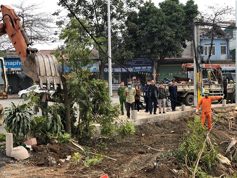 Huyen Ba Vi ra quan trien khai dot cao diem dam bao trat tu, an toan giao thong phuc vu Tet - Hinh anh 2