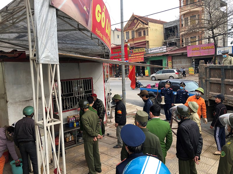 Huyen Ba Vi ra quan trien khai dot cao diem dam bao trat tu, an toan giao thong phuc vu Tet - Hinh anh 3