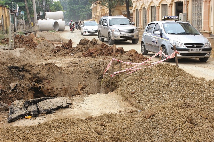 Ha Noi: Yeu cau dung thi cong, dao duong tu 20/1 - Hinh anh 1