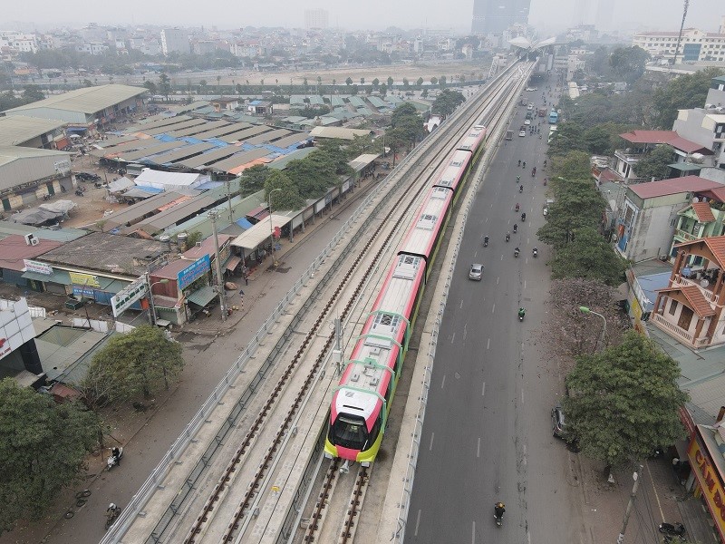 Doan tau dau tien tuyen duong sat do thi so 3, doan Nhon - Ga Ha Noi chinh thuc lan banh - Hinh anh 4