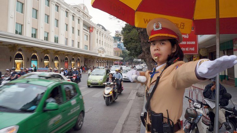 Ha Noi phan luong giao thong phuc vu Dai hoi dai bieu toan quoc lan thu XIII cua Dang - Hinh anh 1