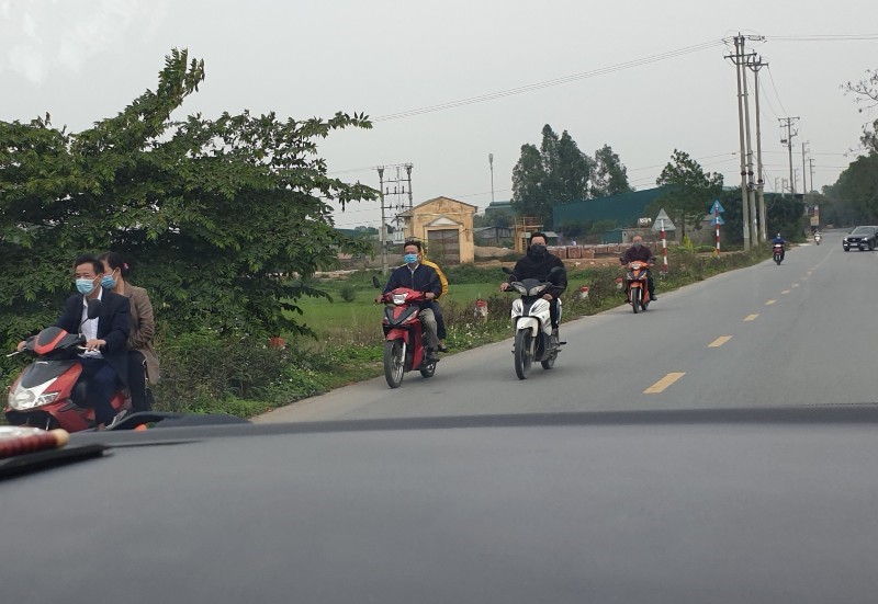 Ngoai thanh Ha Noi: Nguoi dan no nuc du Xuan 