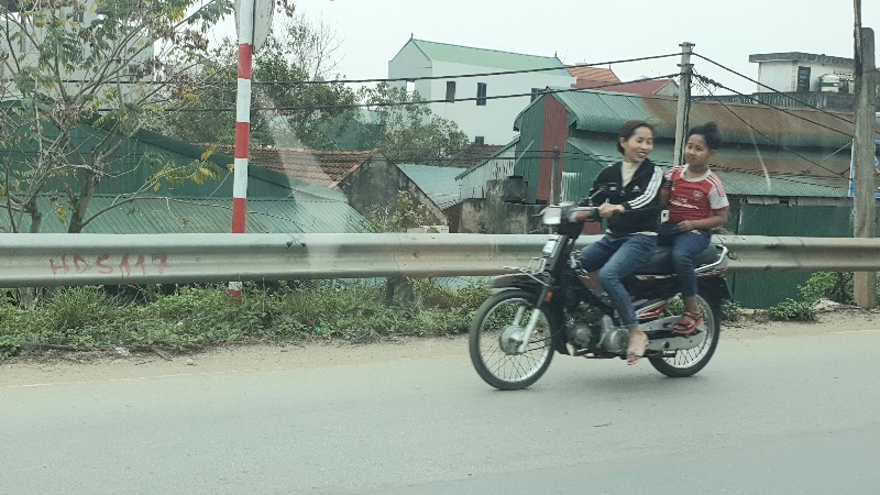 Ngoai thanh Ha Noi: Nguoi dan no nuc du Xuan 