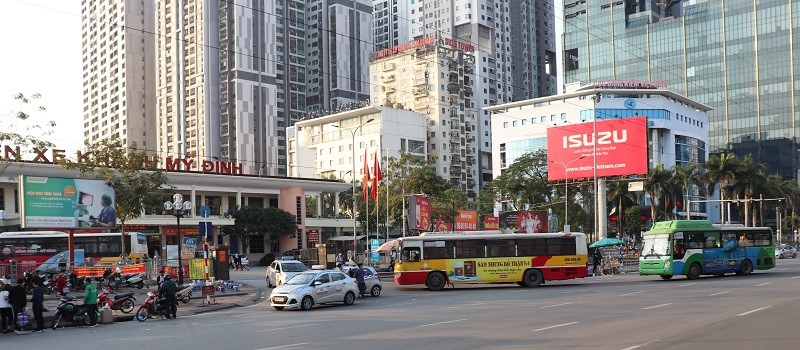 Chieu mung 3 Tet Tan Suu, nhieu phuong tien giao thong do ve Ha Noi - Hinh anh 7