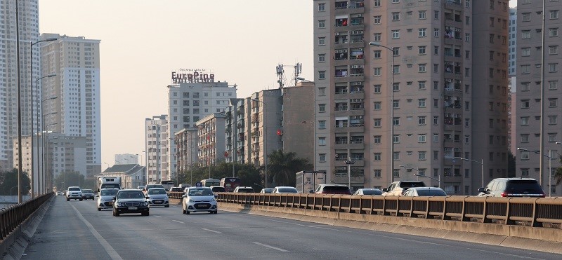 Chieu mung 3 Tet Tan Suu, nhieu phuong tien giao thong do ve Ha Noi - Hinh anh 1