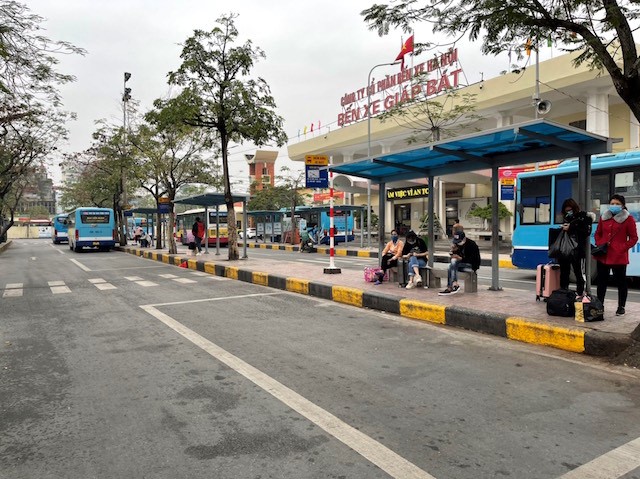 Ha Noi: Duong pho nhon nhip tro lai, cua ngo un u nhe - Hinh anh 15