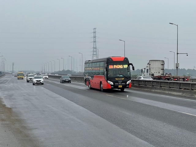 Ha Noi: Duong pho nhon nhip tro lai, cua ngo un u nhe - Hinh anh 1