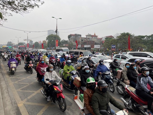 Ha Noi: Duong pho nhon nhip tro lai, cua ngo un u nhe - Hinh anh 5