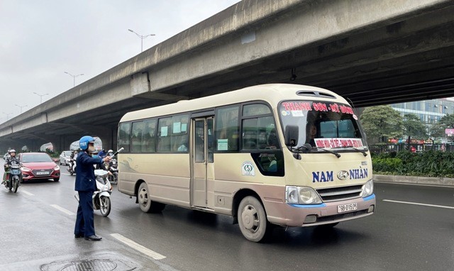 Ha Noi: Phat gan 500 xe khach tren tuyen Vanh dai 3 - Hinh anh 1