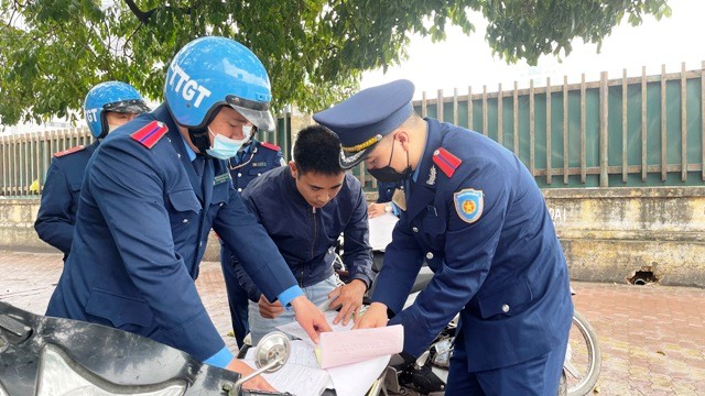 Ha Noi: Phat gan 500 xe khach tren tuyen Vanh dai 3 - Hinh anh 2