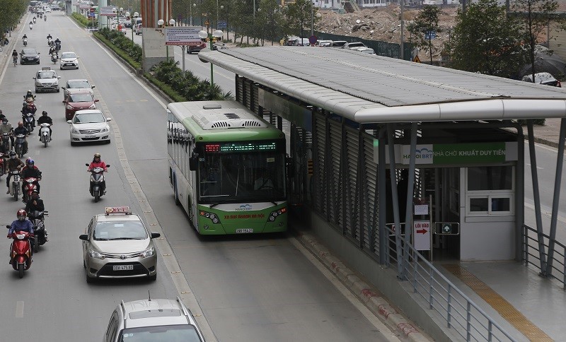 Xe buyt BRT: Bi kich tu su nua voi - Hinh anh 1