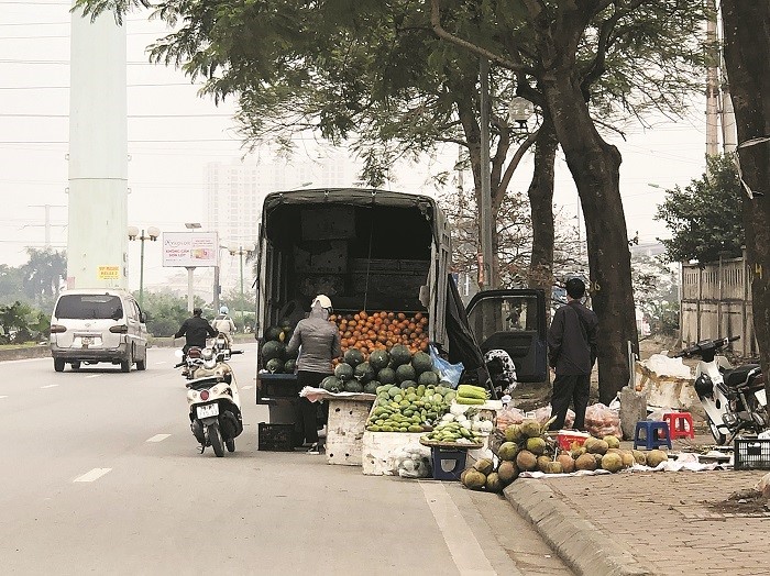 Mat an toan giao thong tren duong Nguyen Van Trac - Hinh anh 1