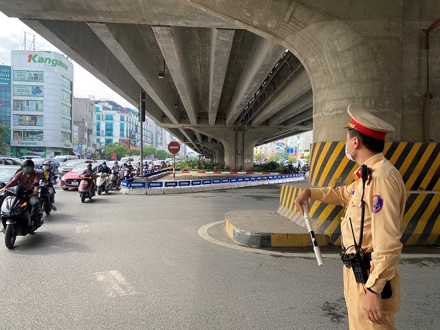 Ha Noi: CSGT huy dong toi da quan so dam bao an toan giao thong trong dip nghi le 30/4-1/5 - Hinh anh 2