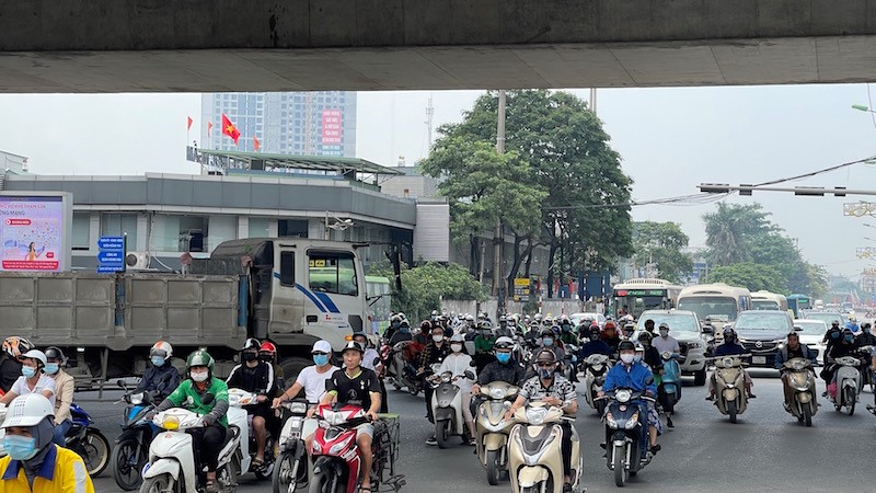 Cua ngo Ha Noi un tac trong ngay dau nghi Le - Hinh anh 5