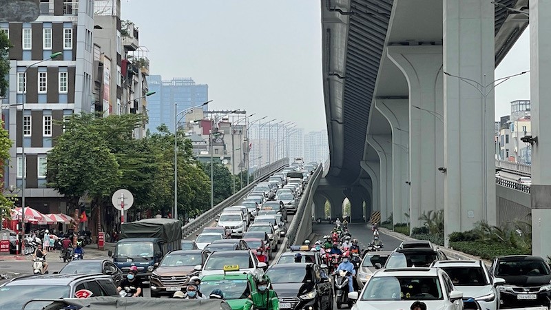 Cua ngo Ha Noi un tac trong ngay dau nghi Le - Hinh anh 6