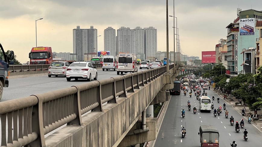 Cac tuyen duong cua ngo thong thoang don nguoi dan ve Ha Noi sau ky nghi le - Hinh anh 9