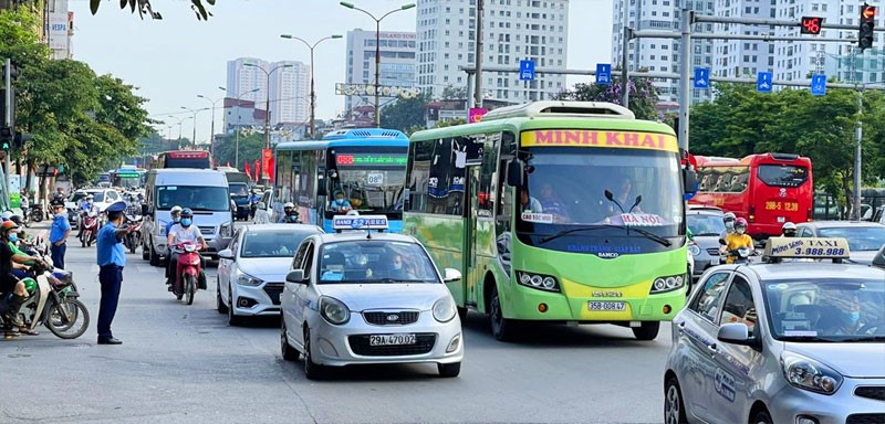 Cac tuyen duong cua ngo thong thoang don nguoi dan ve Ha Noi sau ky nghi le - Hinh anh 6