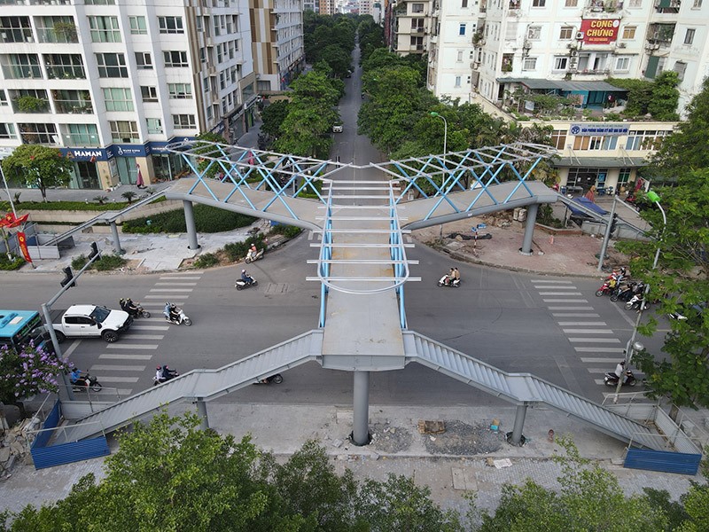 An tuong cau bo hanh chu Y dau tien o Ha Noi - Hinh anh 8