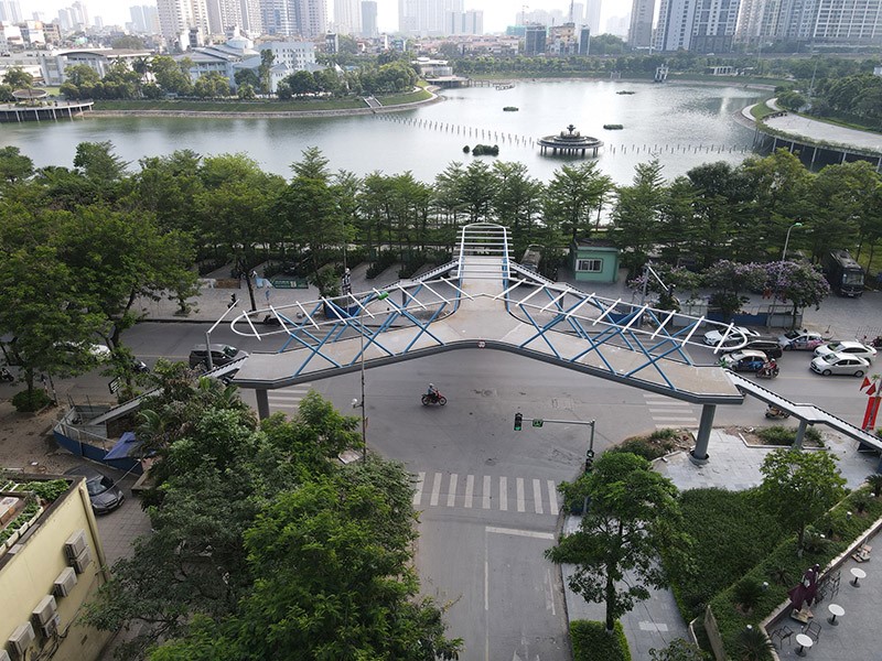 An tuong cau bo hanh chu Y dau tien o Ha Noi - Hinh anh 6