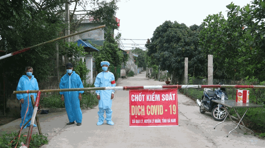 Ha Nam: Di cung chuyen bay voi benh nhan Covid-19, co gai bi duong tinh SARS-CoV-2 - Hinh anh 1