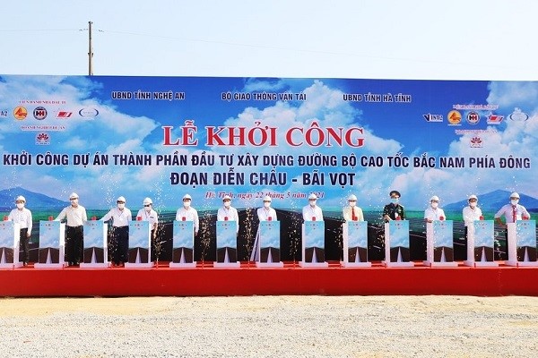 Khoi cong du an thanh phan dau tu duong cao toc doan Dien Chau - Bai Vot - Hinh anh 1