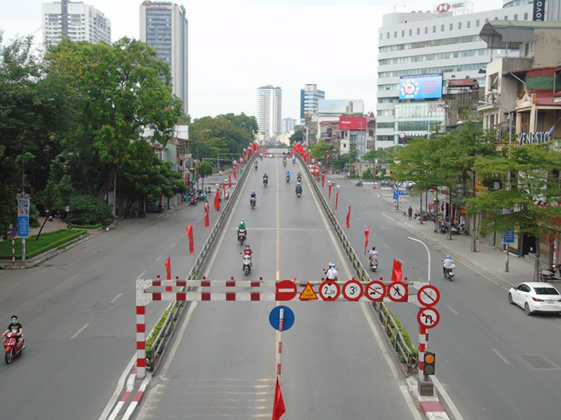 Ha Noi: Giao thong em thuan trong Ngay hoi non song - Hinh anh 6